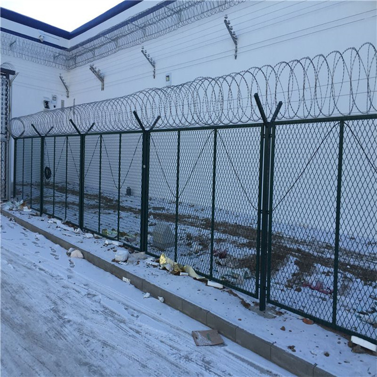 監(jiān)獄刀刺隔離網案例展示圖片2